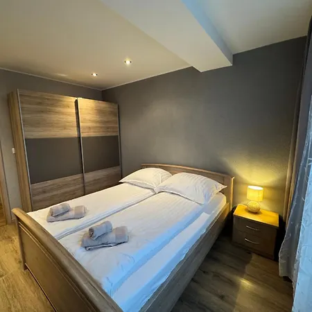 Rovna Apartment *